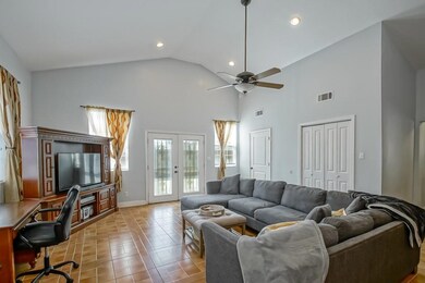 4662 Mirabeau Ave, New Orleans, LA 70126 - photo 7