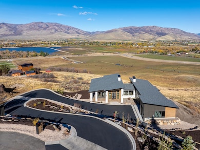 6858 E Summit Peak Cir, Huntsville, UT 84317 - photo 2