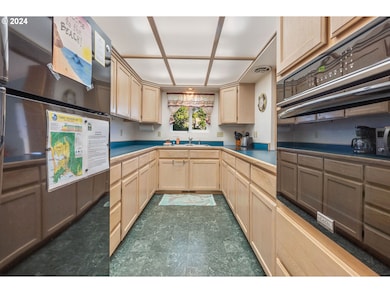 585 Tichenor St, Port Orford, OR 97465 - photo 7