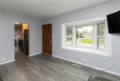 1715 N 2nd Ave E, Newton, IA 50208 - photo 4