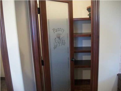 Walk in pantry