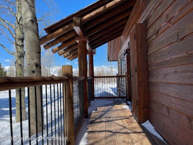 3131 Walkway