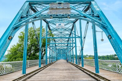 Walnut Street Pedestrian Bridge