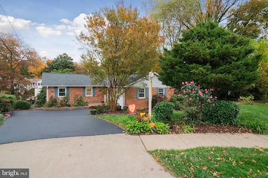 4217 N Valiant Ct, Annandale, VA 22003 - photo 6