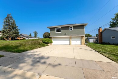 3707 N Thornwood Ave, Davenport, IA 52806 - photo 5