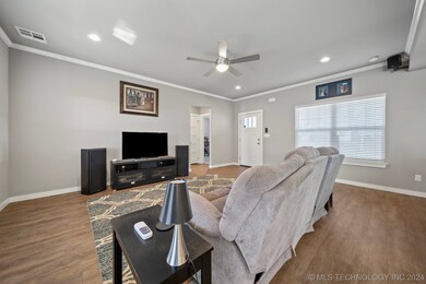 103 E 12th St, Claremore, OK 74017 - photo 6