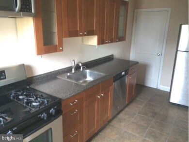 267 Medwick Garth E, Catonsville, MD 21228 - photo 4