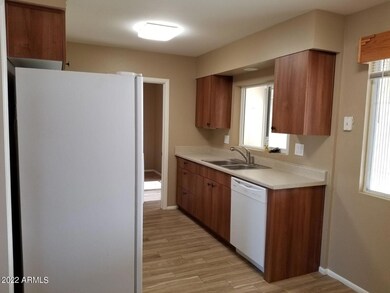 13674 N Garden Court Dr, Sun City, AZ 85351 - photo 7