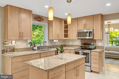 11637 Quail Ridge Ct, Reston, VA 20194 - photo 5