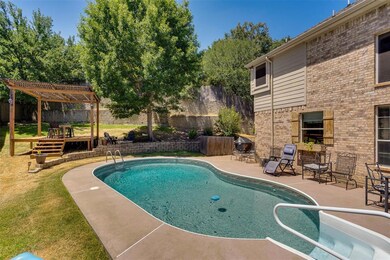 409 Ridgeview Ct, Hurst, TX 76053 - photo 5