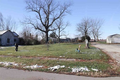 300 S Angle St unit Dunkirk, Dunkirk, IN 47336 - photo 2