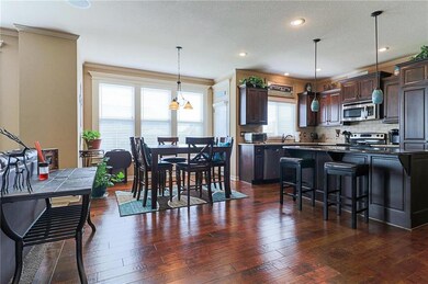 Kitchen and Breakfast Combo Area