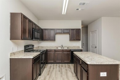 1211 Mallard Cove, Ennis, TX 75119 - photo 6