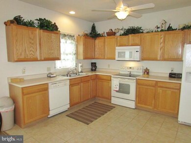 1982 Ashley Dr, Chambersburg, PA 17201 - photo 2