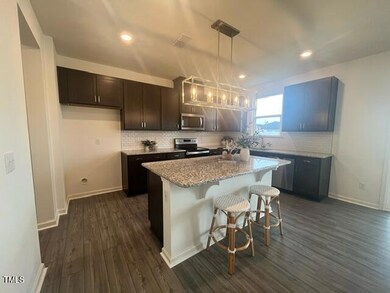 323 Chestnut Oak Ln, Lillington, NC 27546 - photo 4