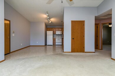 3110 Wilson Ave SW unit C10, Cedar Rapids, IA 52404 - photo 5