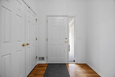 5553 Fenway Ct, Saint Paul, MN 55110 - photo 4