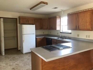 200 Traders Pass, Warner Robins, GA 31088 - photo 3