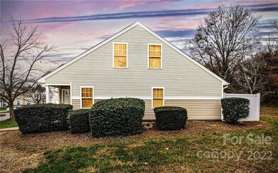 921 Ranchero St, Statesville, NC 28677 - photo 2