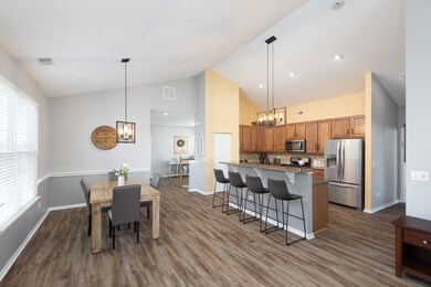 1902 Havenshire Rd unit 225, Aurora, IL 60502 - photo 5