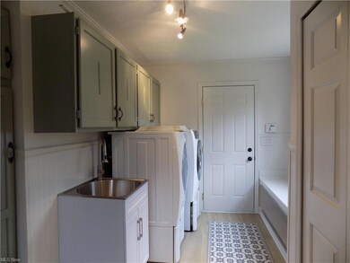 325 E Pioneer Trail, Aurora, OH 44202 - photo 3