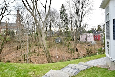 66 Pleasant St unit 1, Marblehead, MA 01945 - photo 4