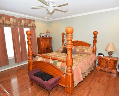 7-Master Bedroom