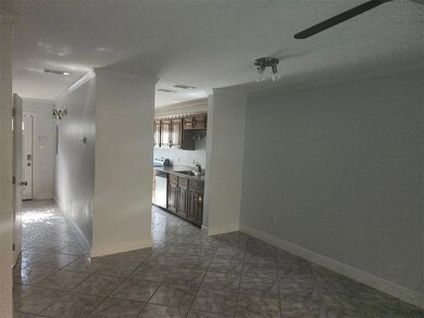 LIVING/DINING