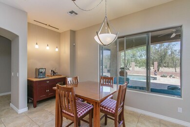 5) CASUAL DINING