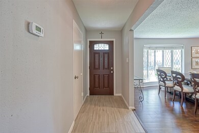 13914 Saint Marys Ln, Houston, TX 77079 - photo 4