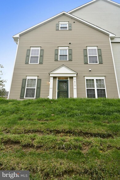 8710 Green Field Ct, Odenton, MD 21113 - photo 2