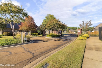 5943 Savannah Crossing, Southaven, MS 38672 - photo 2