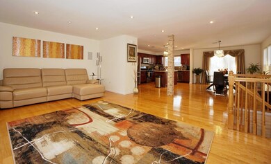 (7) LIVING ROOM
