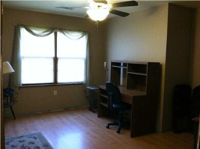 MAIN FLORR OFFICE/BEDROOM