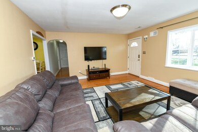 2148 N Line St, Lansdale, PA 19446 - photo 5