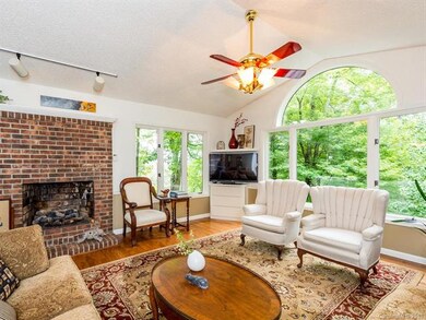 25 Gardenwood Ln, Asheville, NC 28803 - photo 3