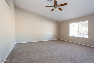 006-photo-family-room-6619349