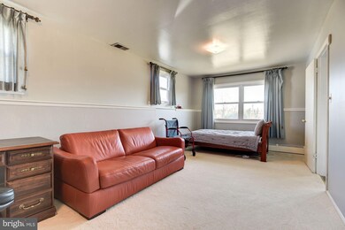 1200 Sparrow Ct, Halethorpe, MD 21227 - photo 4