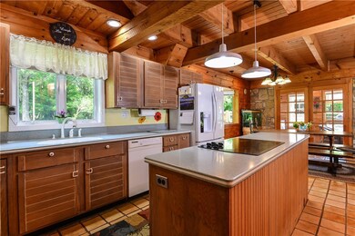 358 Tuckertown Rd, Wakefield, RI 02879 - photo 4