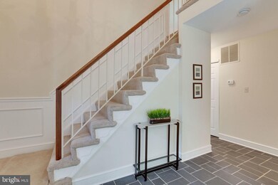 9814 Fosbak Dr, Vienna, VA 22182 - photo 3