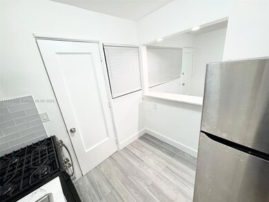 7435 Byron Ave unit 2, Miami Beach, FL 33141 - photo 4
