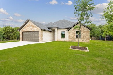 806 Colorado River Dr, Granbury, TX 76048 - photo 2