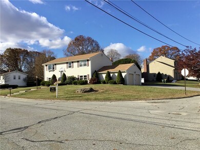 14 Crabapple Ln, Greenville, RI 02828 - photo 3