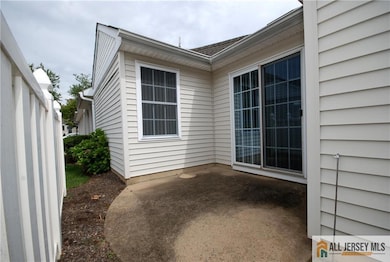 284 Mockingbird Dr, Monroe Township, NJ 08831 - photo 4