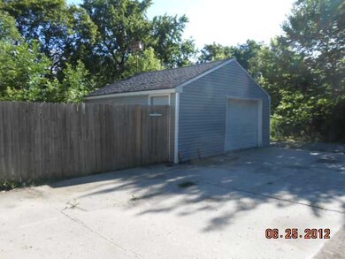 712 N Sycamore St, Lansing, MI 48906 - photo 3