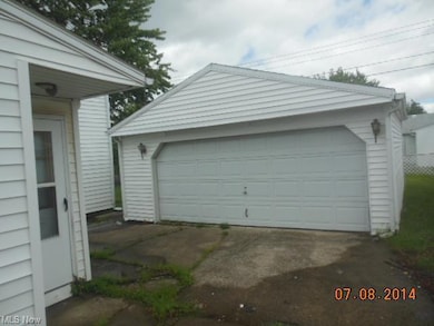 4415 Tacoma Ave, Lorain, OH 44055 - photo 3