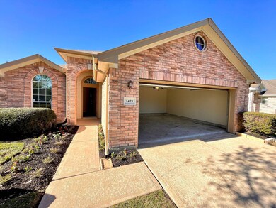 1423 Barras St, Alvin, TX 77511 - photo 3
