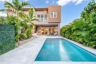 2756 SW 34th Ct unit B, Miami, FL 33133 - photo 2