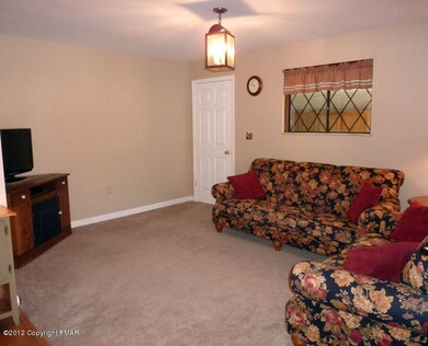 116 Gross Dr, Pocono Pines, PA 18350 - photo 2