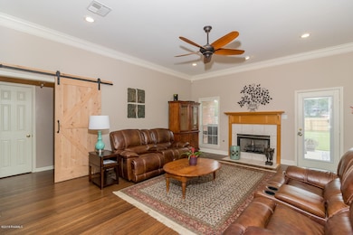 EA2F000D-C656-422D-AD9C-179582958ABE